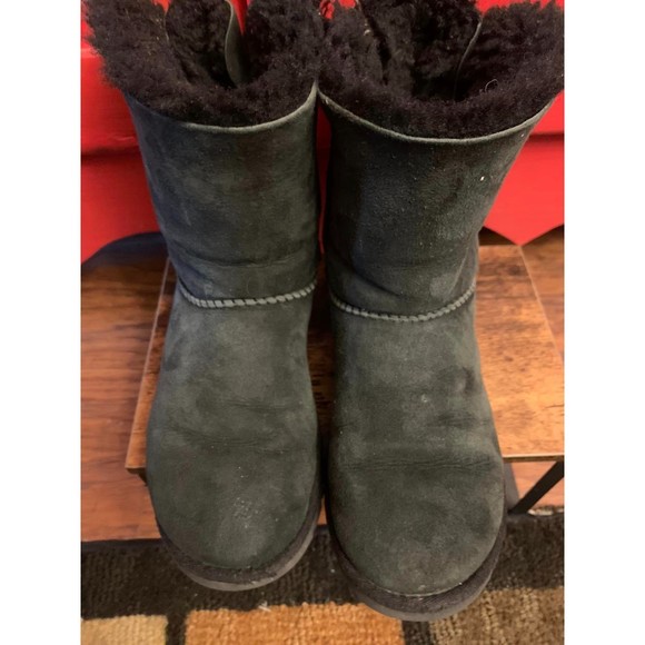 Ugg Black Suede Size 6 Mini Bailey 2 Bow Boot EUC Super Cute Wool Lining LOOK - Picture 5 of 7